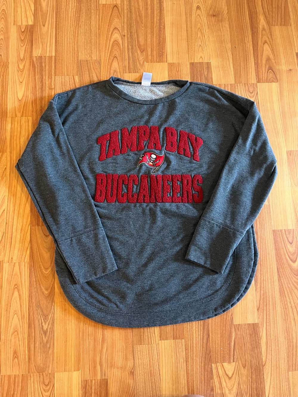 Tampa Bay Buccaneers Women’s Gray Crewneck Sweater